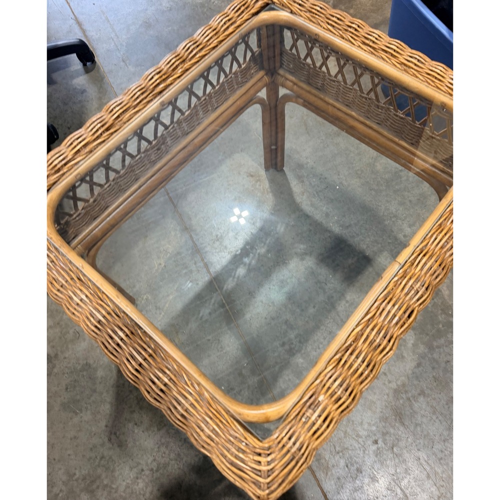 Braxton Culler Nassau End Table - Picture 2 of 4